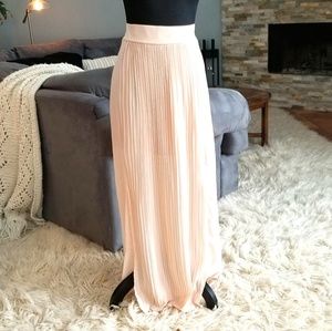 NWT Casual Couture Blush Pink Skirt